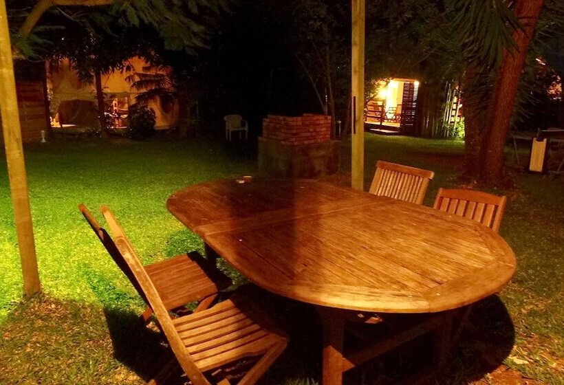 בית מלון כפרי Bubble Dome Village