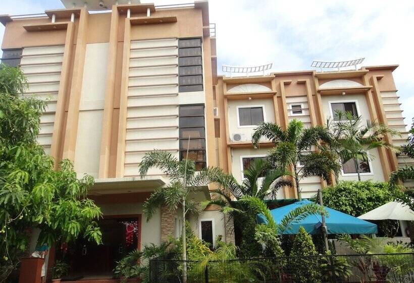 Hotel Casanas Suites