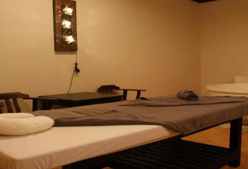 ホテル Daosavanh Resort & Spa