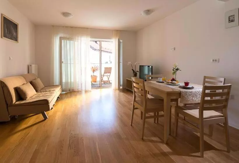 هتل Postojna Cave Rooms & Apartments Proteus