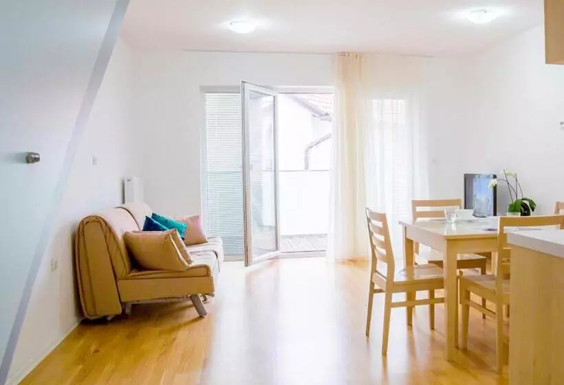 هتل Postojna Cave Rooms & Apartments Proteus
