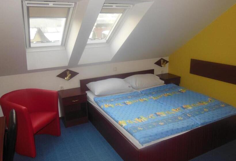 ホテル Pri Belokranjcu