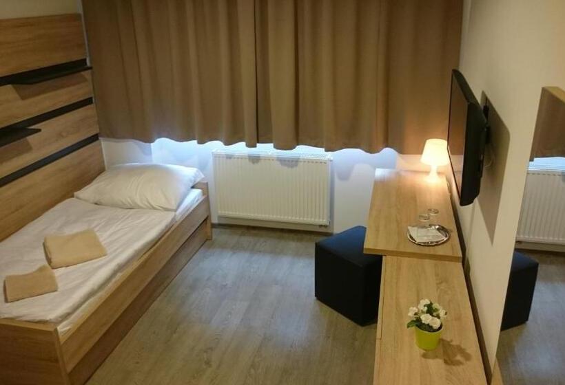 汽车旅馆  Tam Autohof Malacky