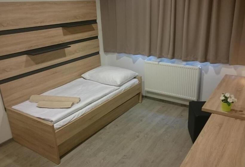 汽车旅馆  Tam Autohof Malacky