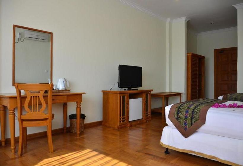 Sky Palace Hotel & Cafe Flight