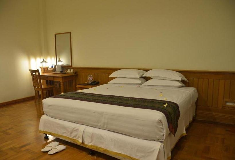 Sky Palace Hotel & Cafe Flight