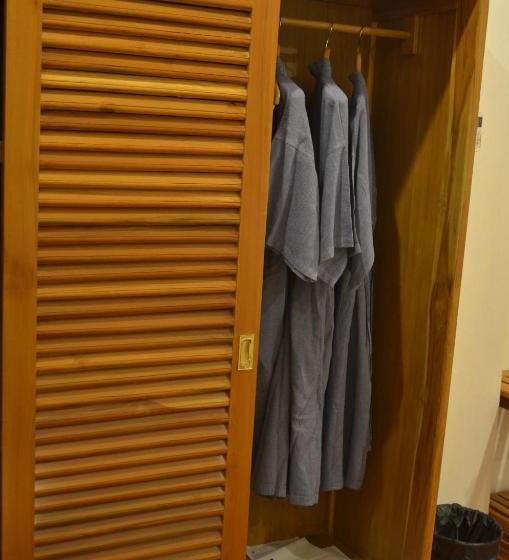 Sky Palace Hotel & Cafe Flight