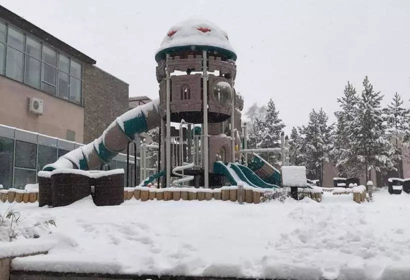 هتل The Corporate  And Resort In Nukht