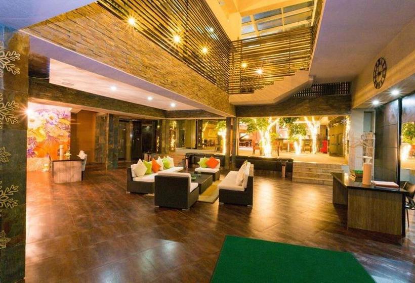 هتل The Corporate  And Resort In Nukht