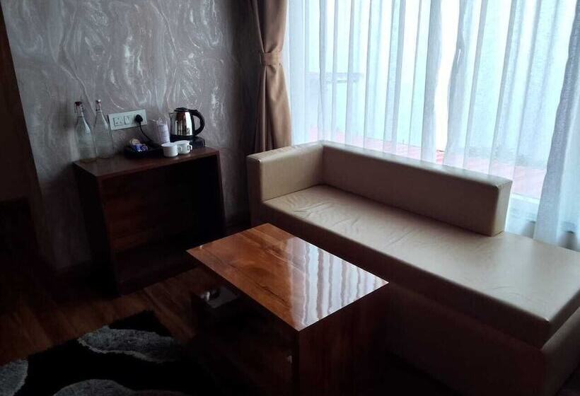 Hotel Treebo Eeshan Rodhi Resort, Darjeeling