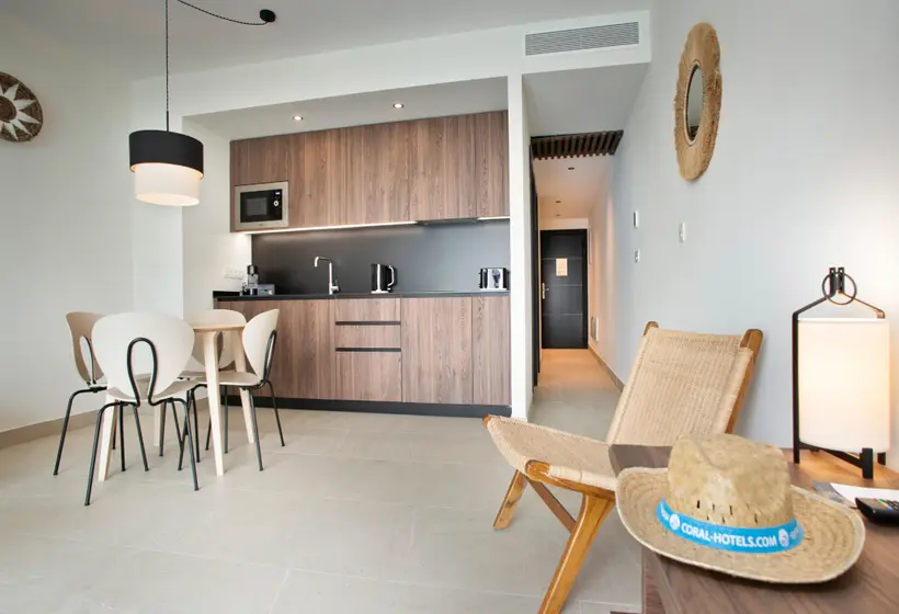ホテル Coral Cotillo Reef