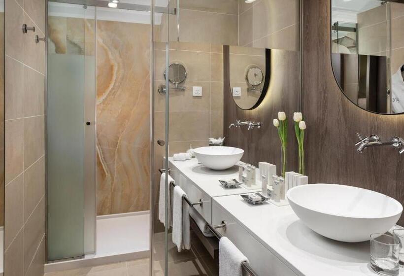 هتل The Level at Meliá Castilla