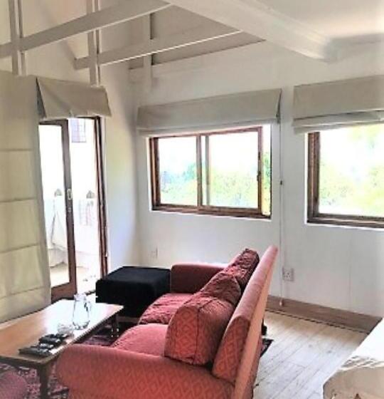 تختخواب و صبحانه 278 On Main