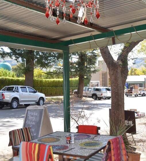 تختخواب و صبحانه 278 On Main