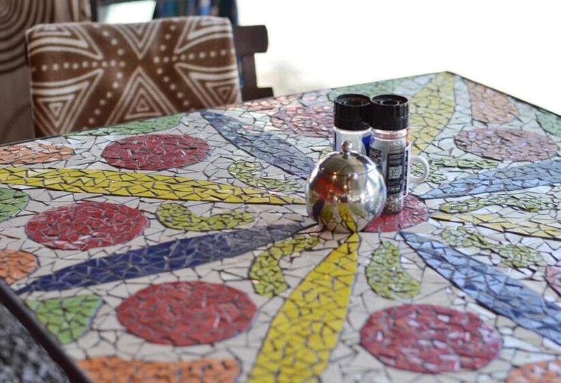 تختخواب و صبحانه 278 On Main