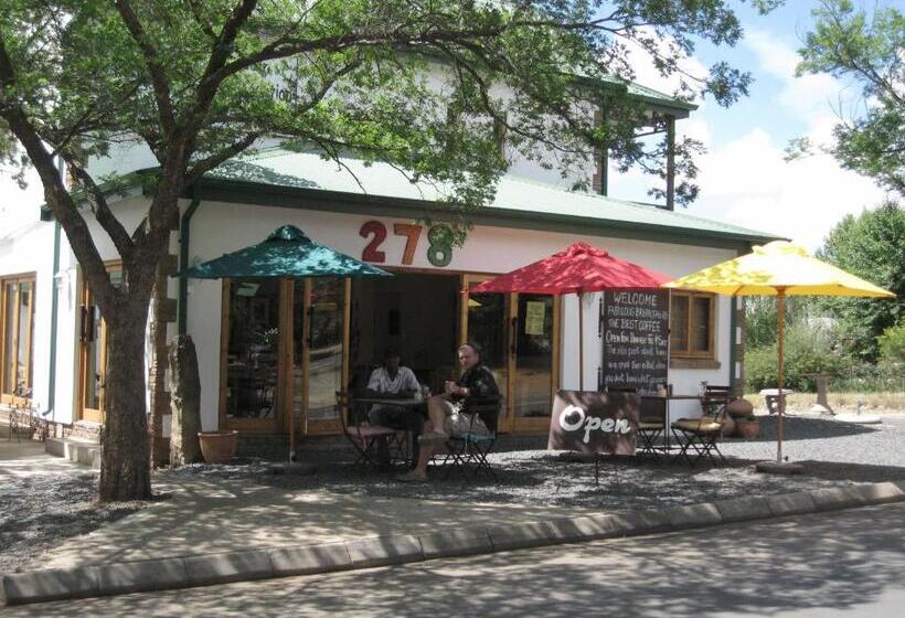 تختخواب و صبحانه 278 On Main