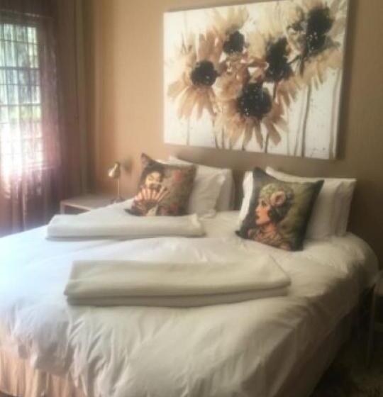 تختخواب و صبحانه 278 On Main