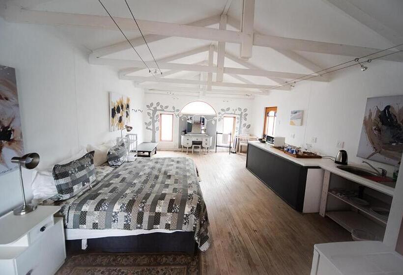 تختخواب و صبحانه 278 On Main