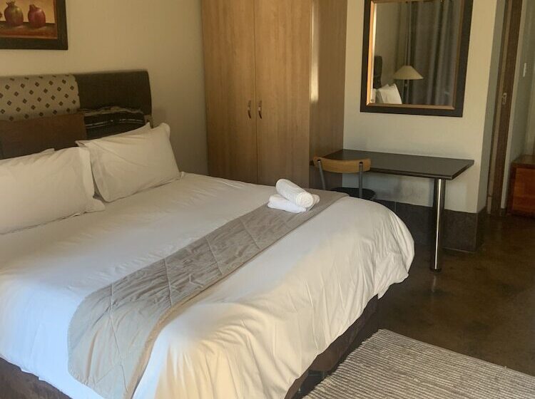 Bed and Breakfast Africa Footprints Guest House