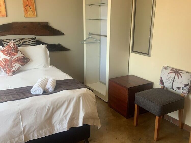 Bed and Breakfast Africa Footprints Guest House