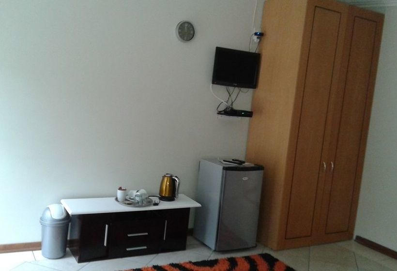 مبيت وإفطار Black Swan Guest House