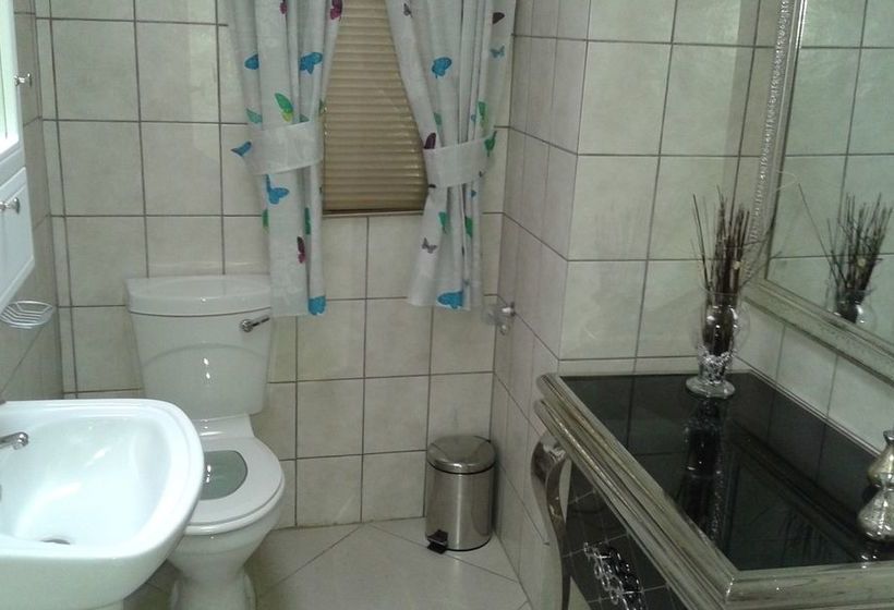 مبيت وإفطار Black Swan Guest House