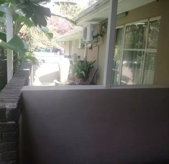 ベッドアンドブレックファースト Rustenburg Guesthouse