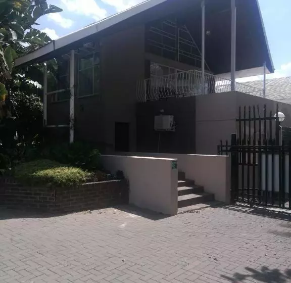 ベッドアンドブレックファースト Rustenburg Guesthouse