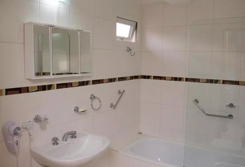 هتل Los Arboles Apart