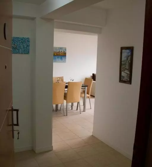 هتل Los Arboles Apart