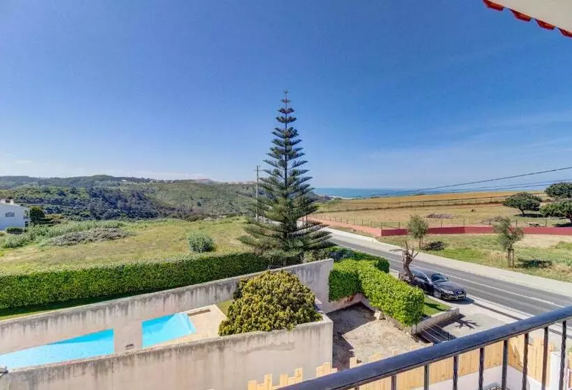 ユースホステル Ocean House   Ribeira D Ilhas Ericeira
