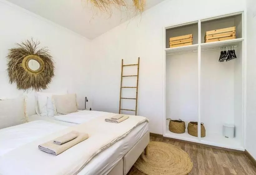 ユースホステル Ocean House   Ribeira D Ilhas Ericeira