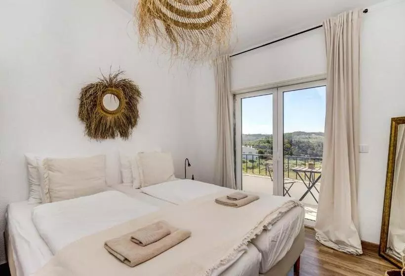 ユースホステル Ocean House   Ribeira D Ilhas Ericeira