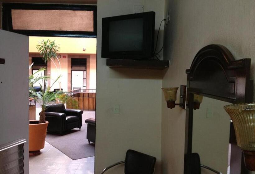 هتل Gomez De Celaya