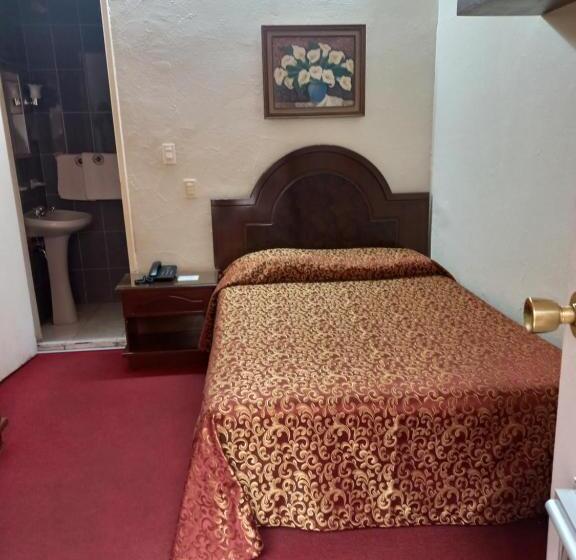 هتل Gomez De Celaya