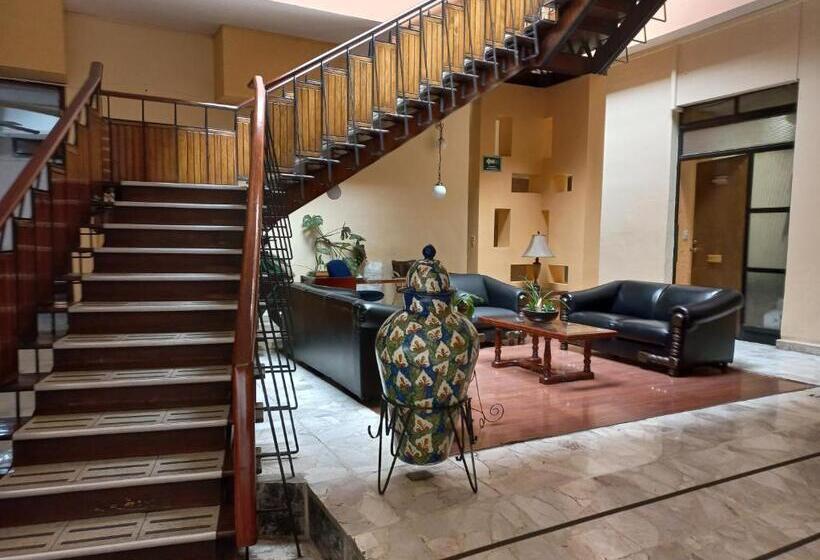 هتل Gomez De Celaya