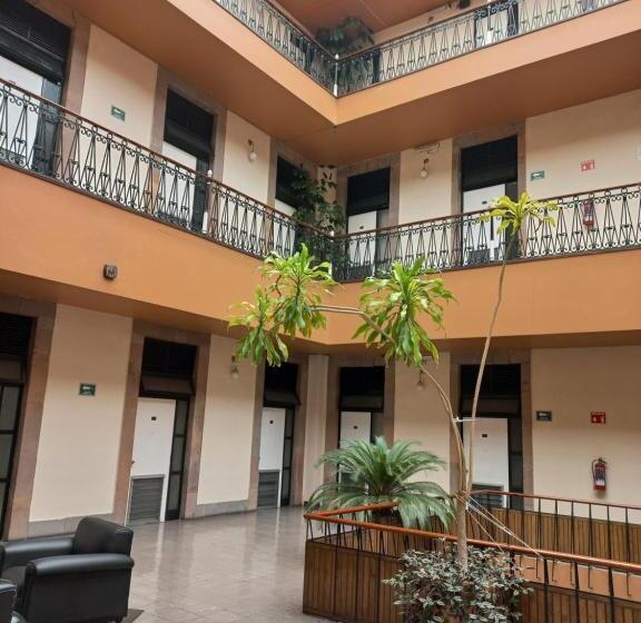 هتل Gomez De Celaya