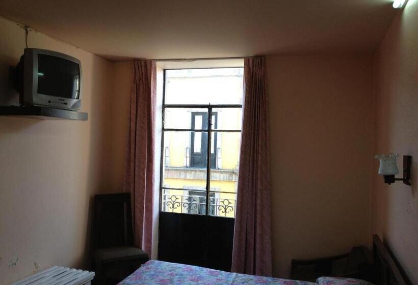 هتل Gomez De Celaya