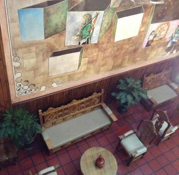 فندق Los Escudos