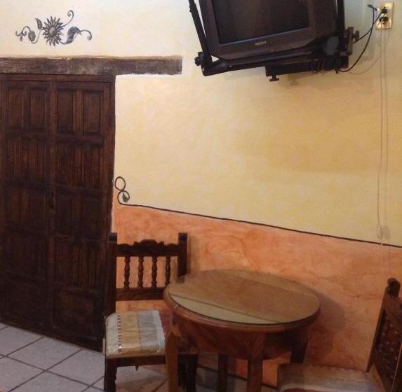 فندق Los Escudos