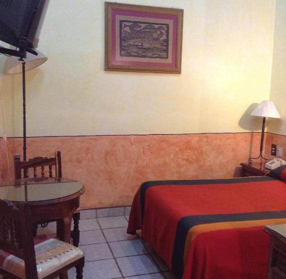 فندق Los Escudos