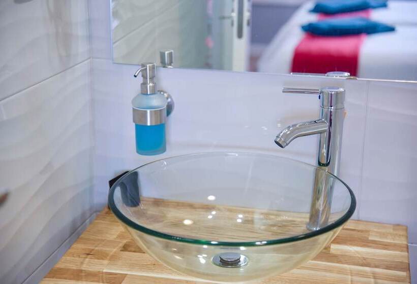 Lagos Uptown Bed & Breakfast