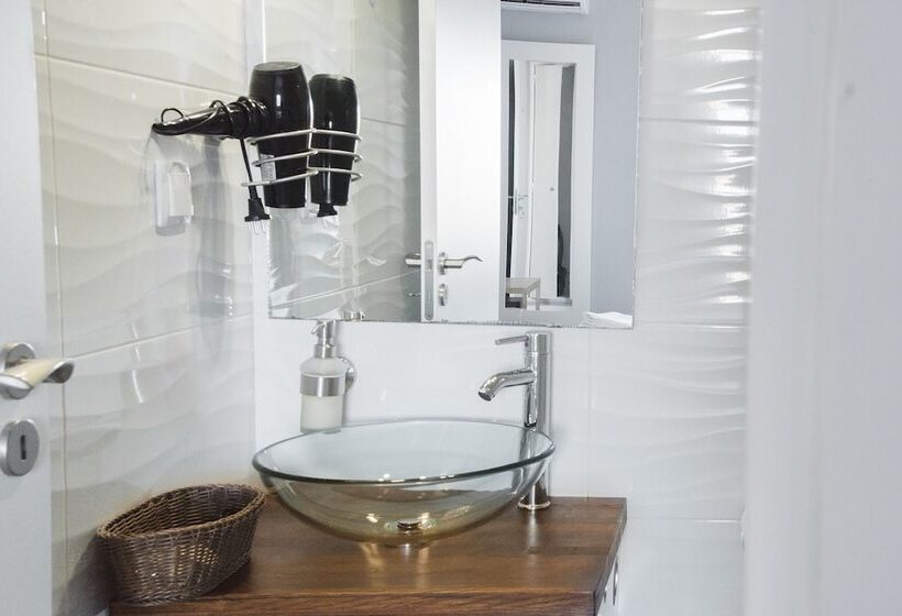 Lagos Uptown Bed & Breakfast