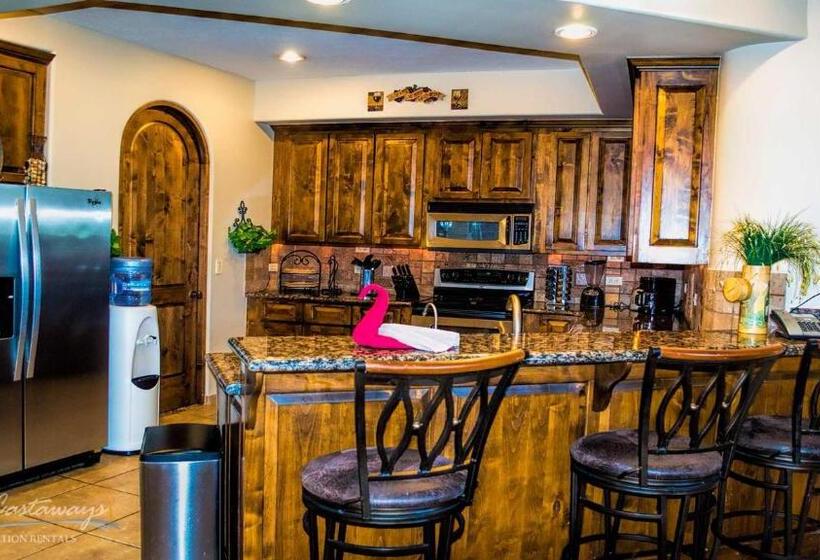 Lomakeskus Bella Sirena Rocky Point By Castaways