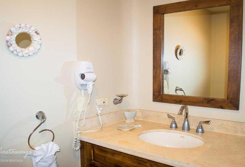 Lomakeskus Bella Sirena Rocky Point By Castaways