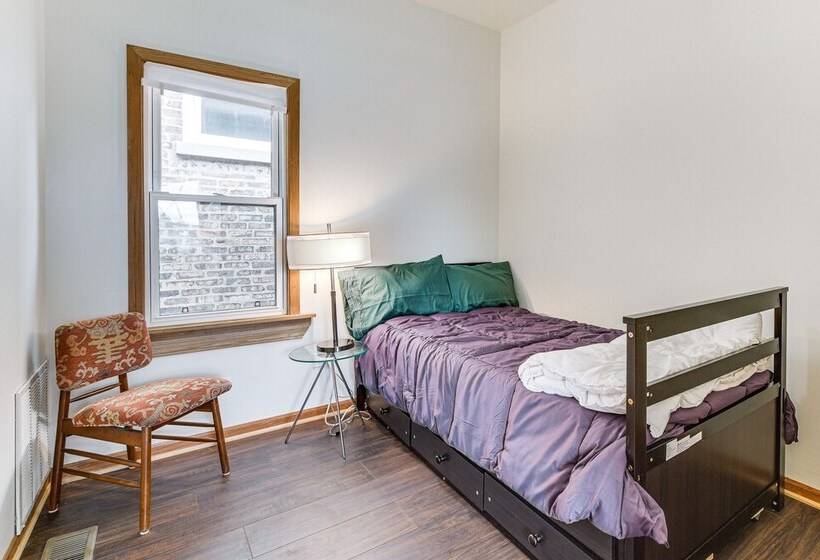 8 Mi To Chicago: Oak Park Home W/ Fenced Backyard!