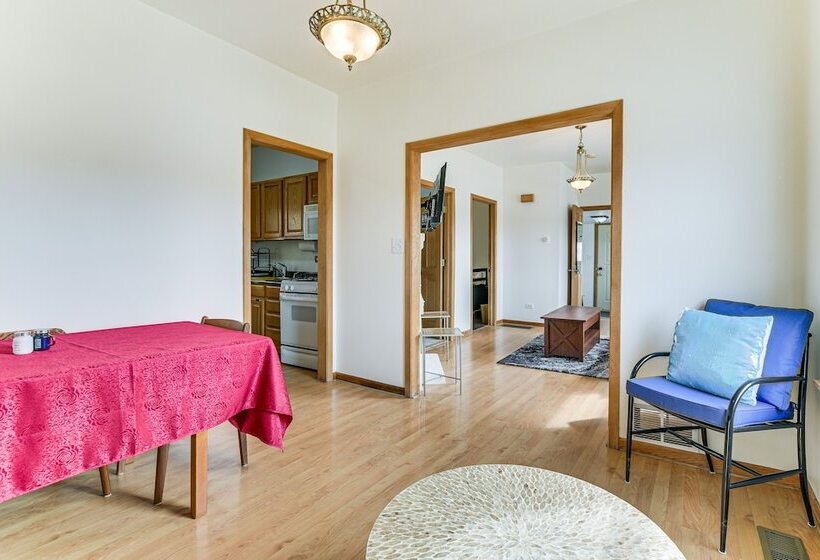 8 Mi To Chicago: Oak Park Home W/ Fenced Backyard!