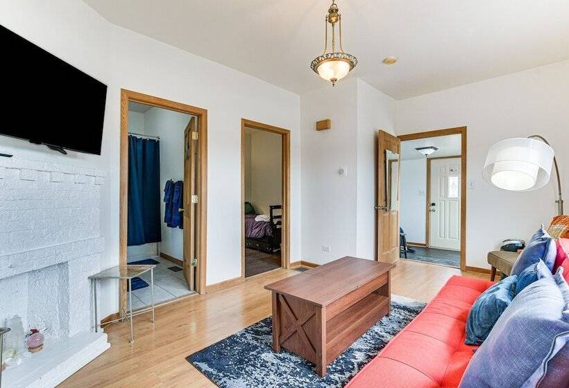 8 Mi To Chicago: Oak Park Home W/ Fenced Backyard!