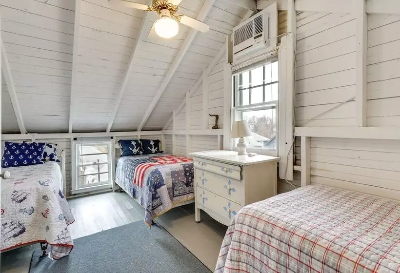 Charming Westbrook Cottage, Steps To Private Beach