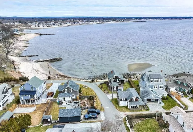 Charming Westbrook Cottage, Steps To Private Beach